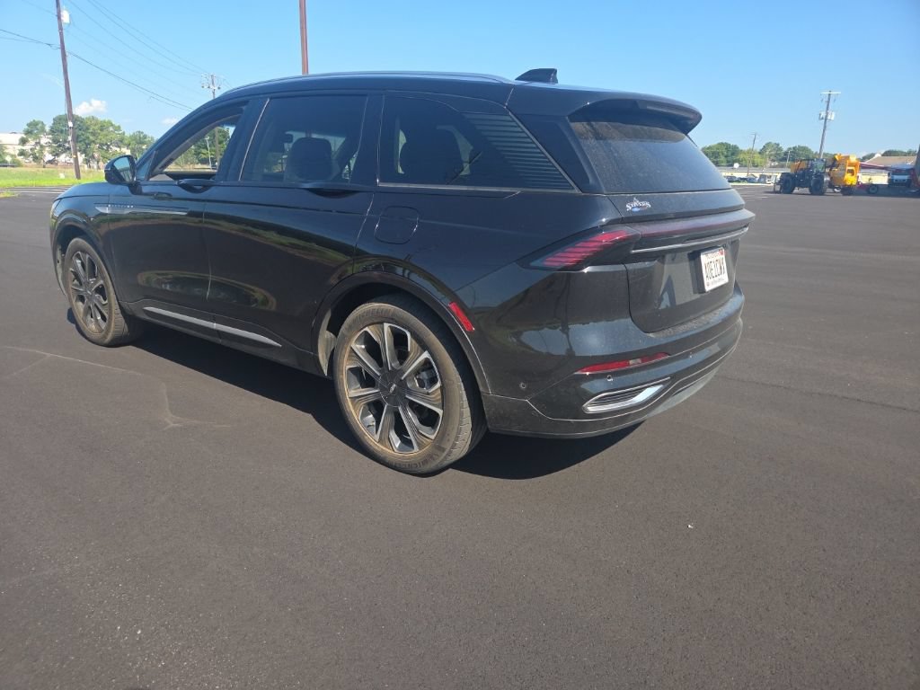 Used 2024 Lincoln Nautilus Reserve w/ Equipment Group 202A AWD/4WD image 12