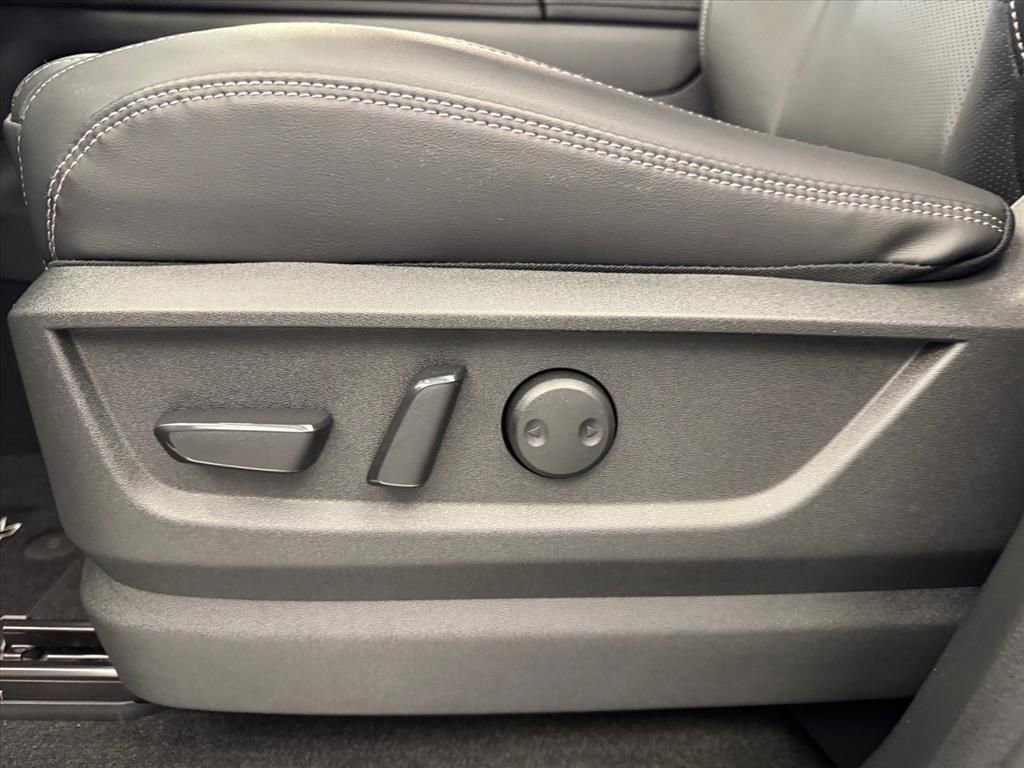 New 2026 Nissan Armada PRO-4X w/ Captain's Chari Seat Package image 16