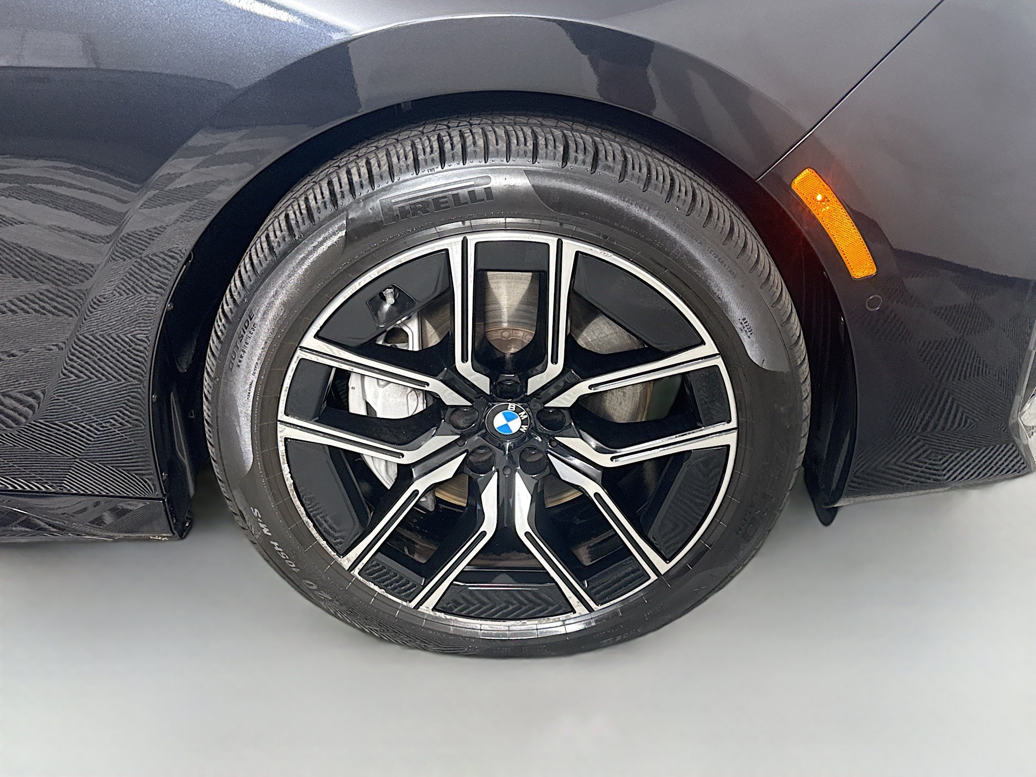 Used 2026 BMW 740i xDrive AWD/4WD image 32