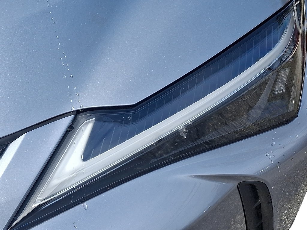 Used 2024 Lexus UX 250h AWD w/ Premium Package image 11