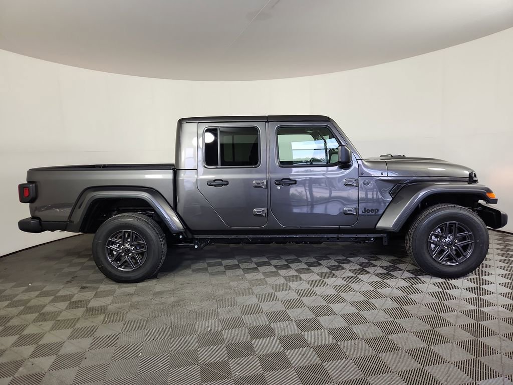 New 2025 Jeep Gladiator Sport AWD/4WD image 2