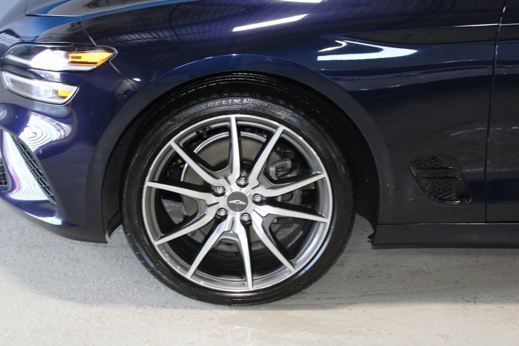 Used 2023 Genesis G70 2.0T image 6