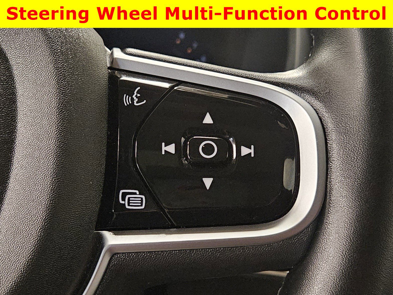 Used 2025 Volvo XC90 B6 Plus image 37