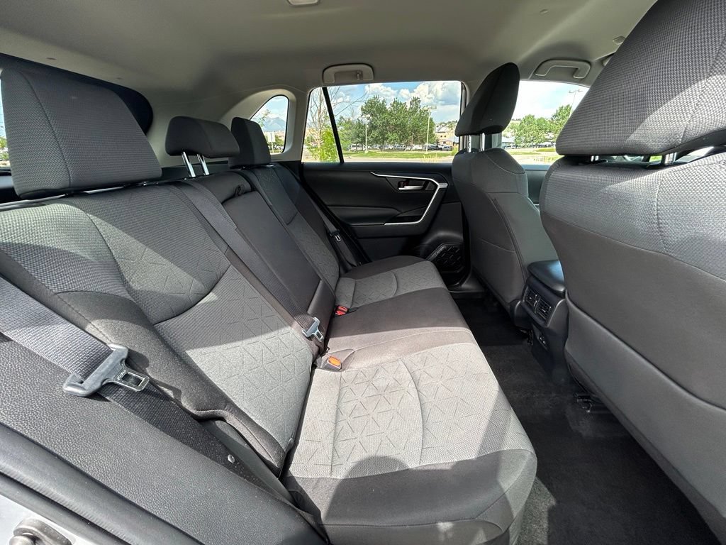 Used 2025 Toyota RAV4 XLE AWD/4WD image 29