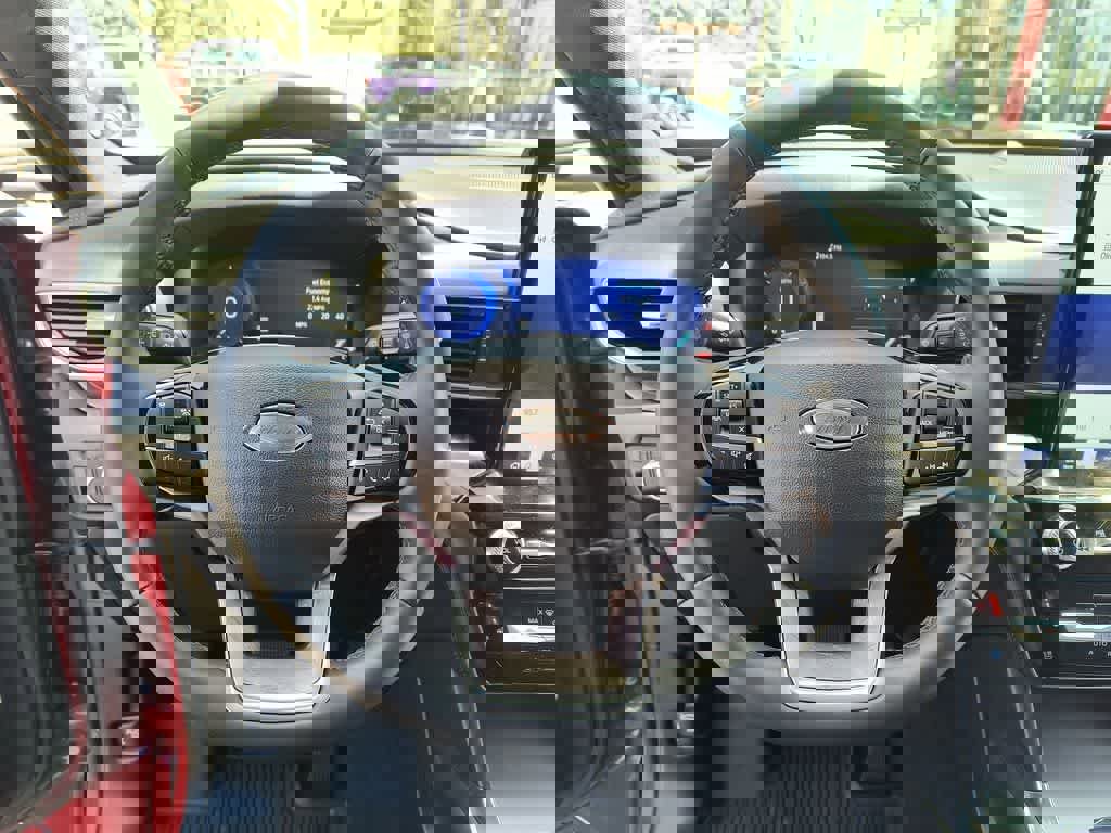 Used 2022 Ford Explorer Platinum w/ Equipment Group 601A image 14