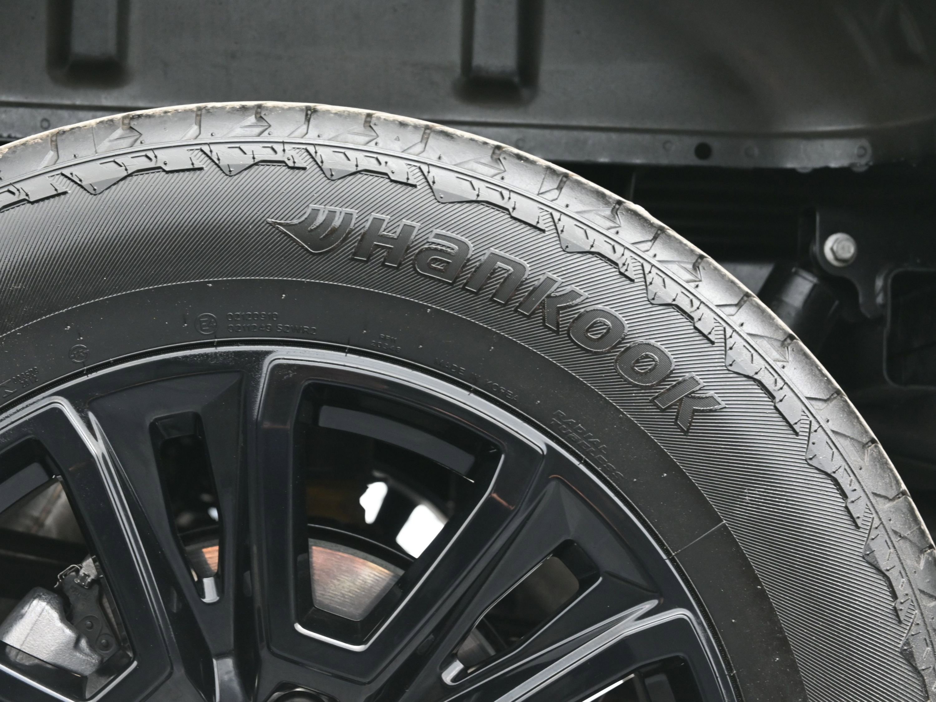 Used 2025 Ford F150 Platinum w/ FX4 Off-Road Package image 45