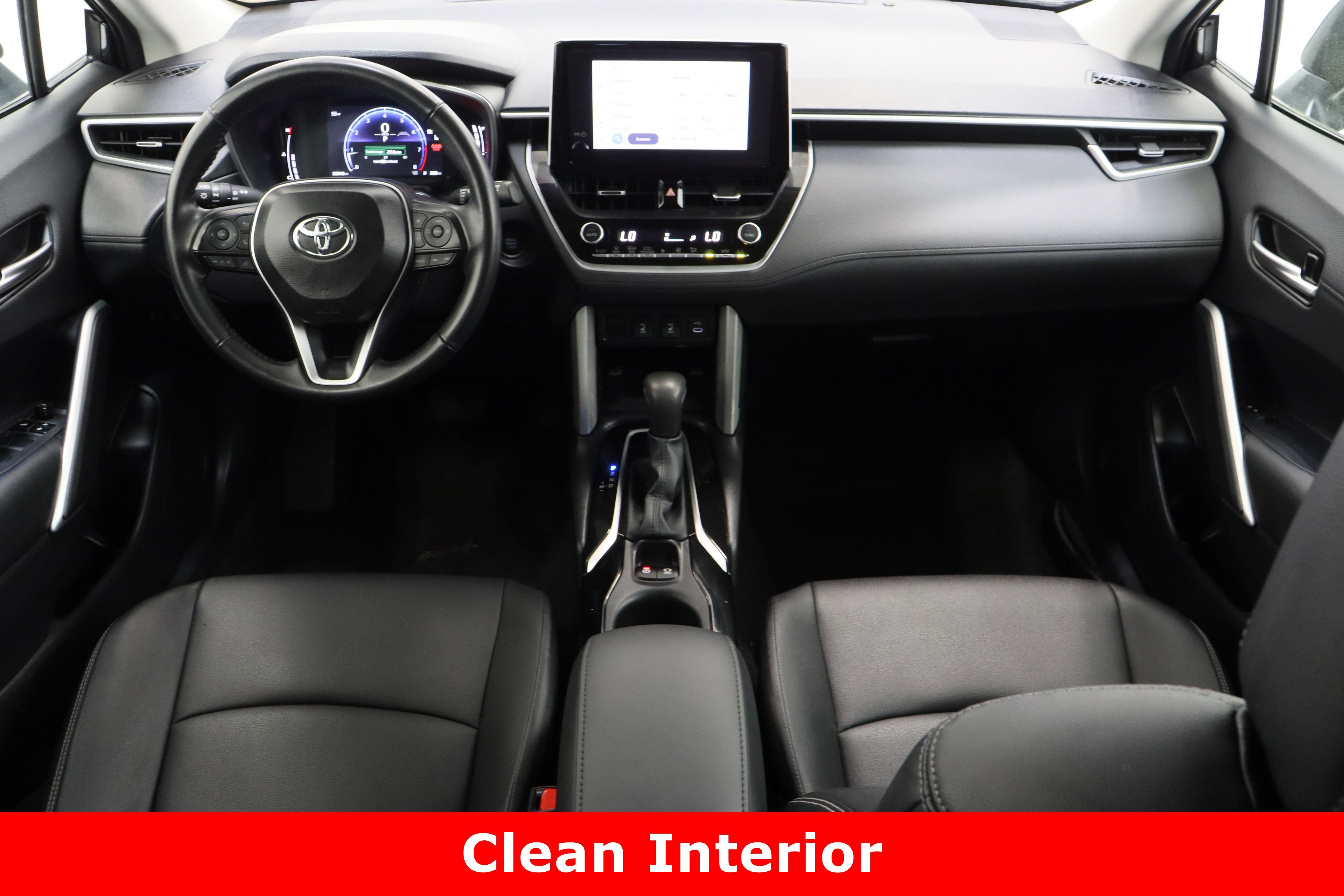 Used 2025 Toyota Corolla Cross XLE image 31