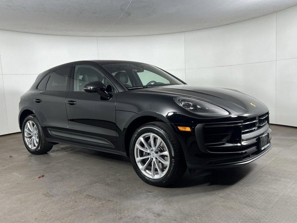 Used 2025 Porsche Macan image 9