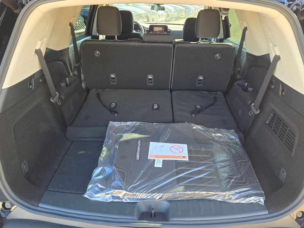 New 2025 Nissan Pathfinder SV w/ Black Appearance Package image 16