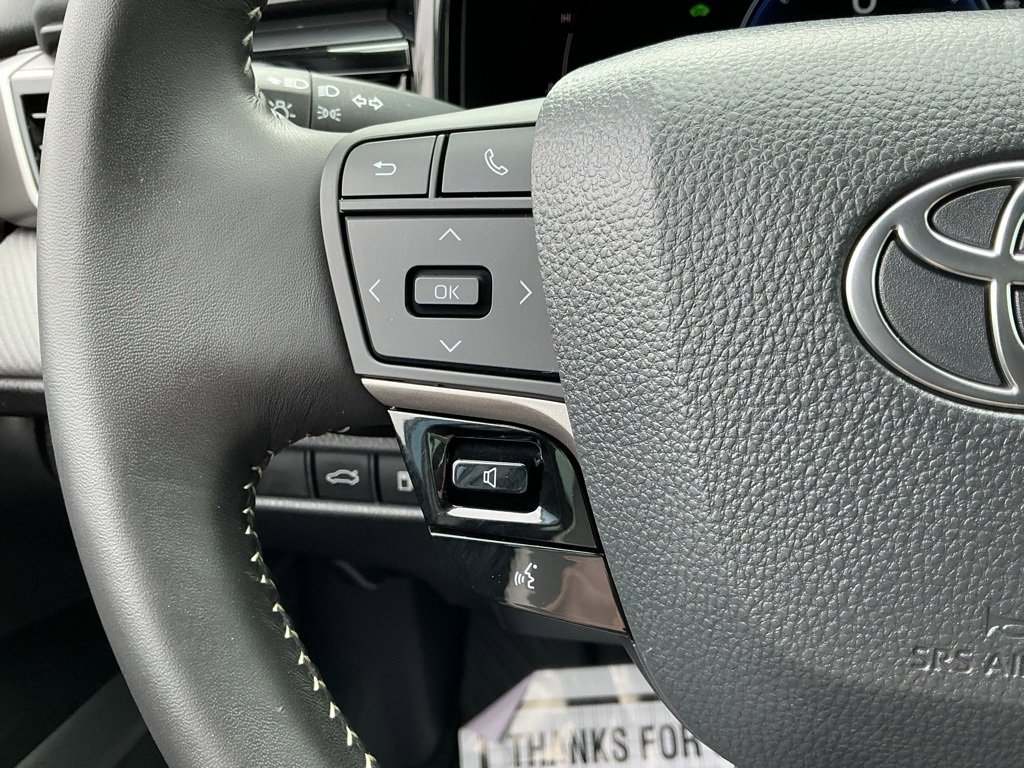 Used 2025 Toyota Camry SE image 37