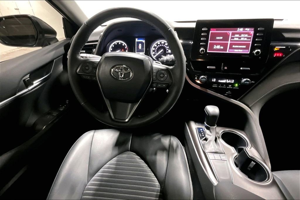 Used 2024 Toyota Camry SE image 7