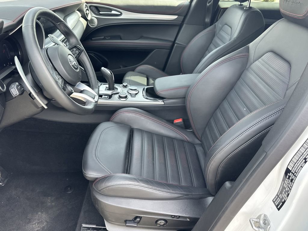 Used 2025 Alfa Romeo Stelvio Tributo Italiano w/ Driving Assist Package image 14