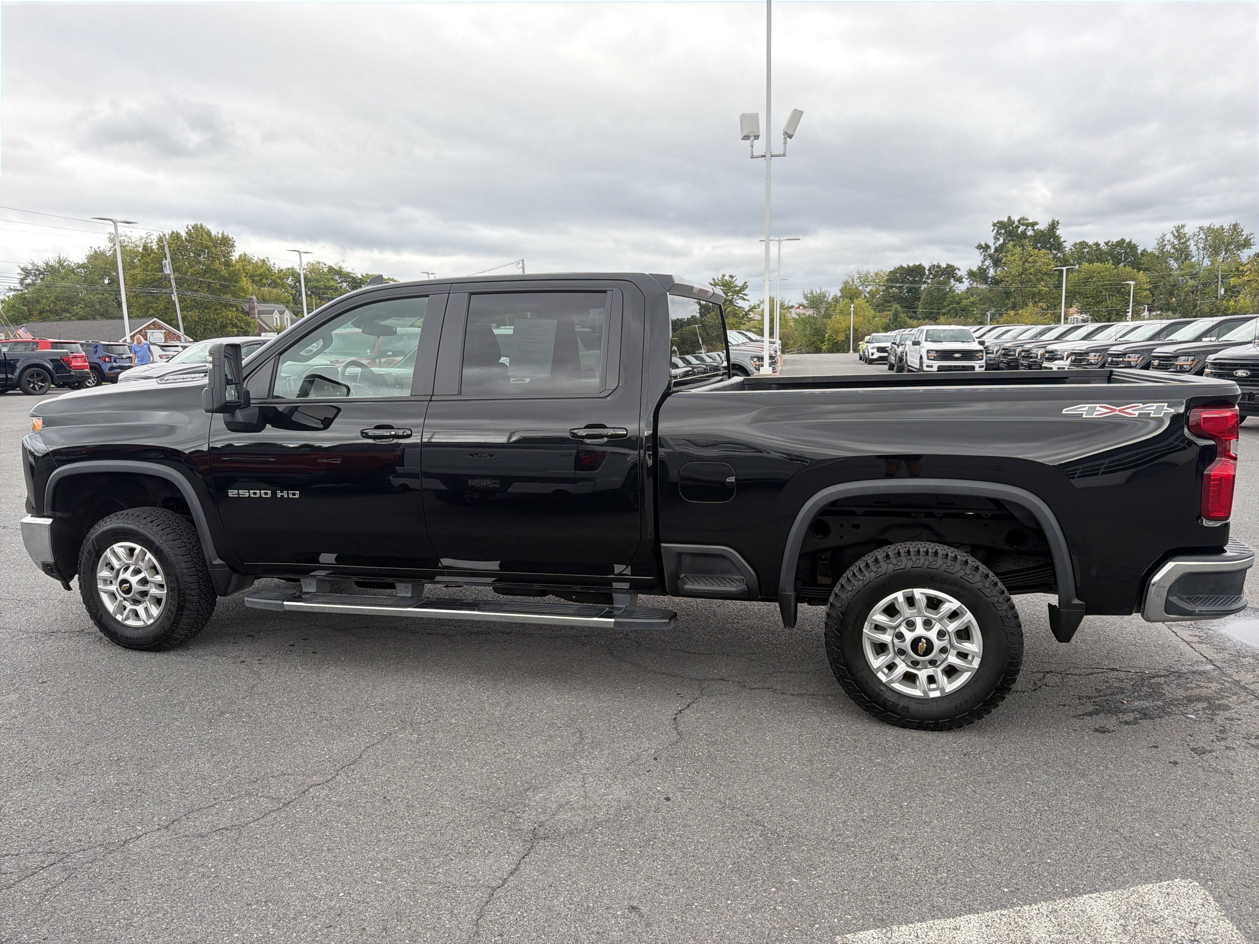 Used 2025 Chevrolet Silverado 2500 LT w/ Convenience Package AWD/4WD image 15