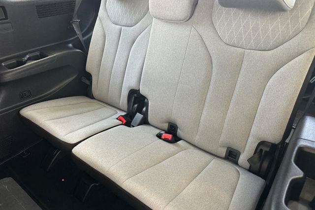 Used 2021 Hyundai Palisade SE FWD image 16