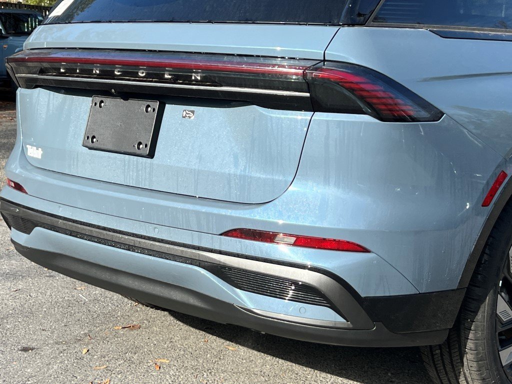 New 2026 Lincoln Nautilus Reserve w/ Jet Appearance Package image 5