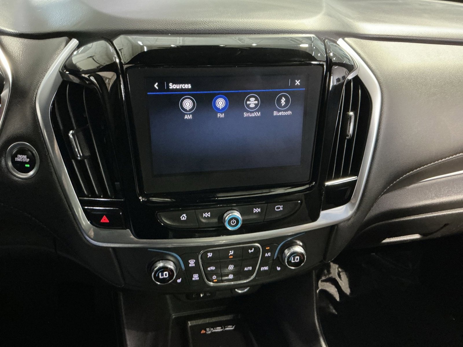 Used 2023 Chevrolet Traverse LT AWD/4WD image 19