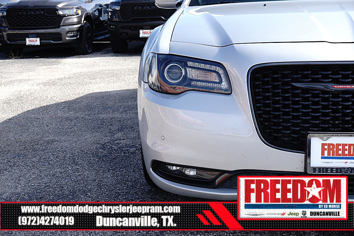 Used 2023 Chrysler 300 S RWD image 44