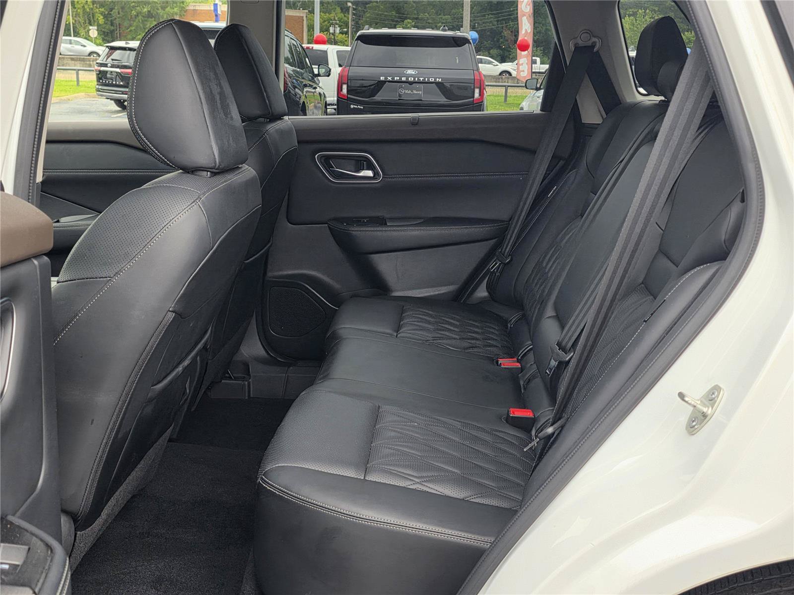 Used 2023 Nissan Rogue Platinum w/ Platinum Premium Package AWD/4WD image 28