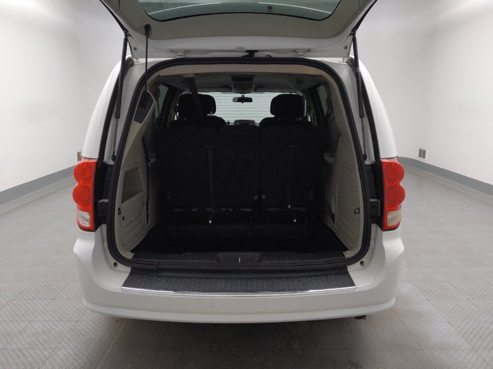 Used 2016 Dodge Grand Caravan SXT FWD image 29