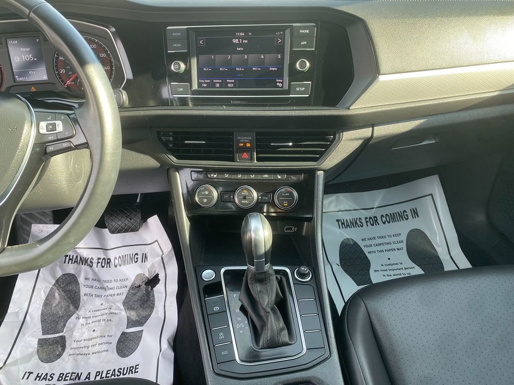 Used 2019 Volkswagen Jetta SE w/ Cold Weather Package image 20