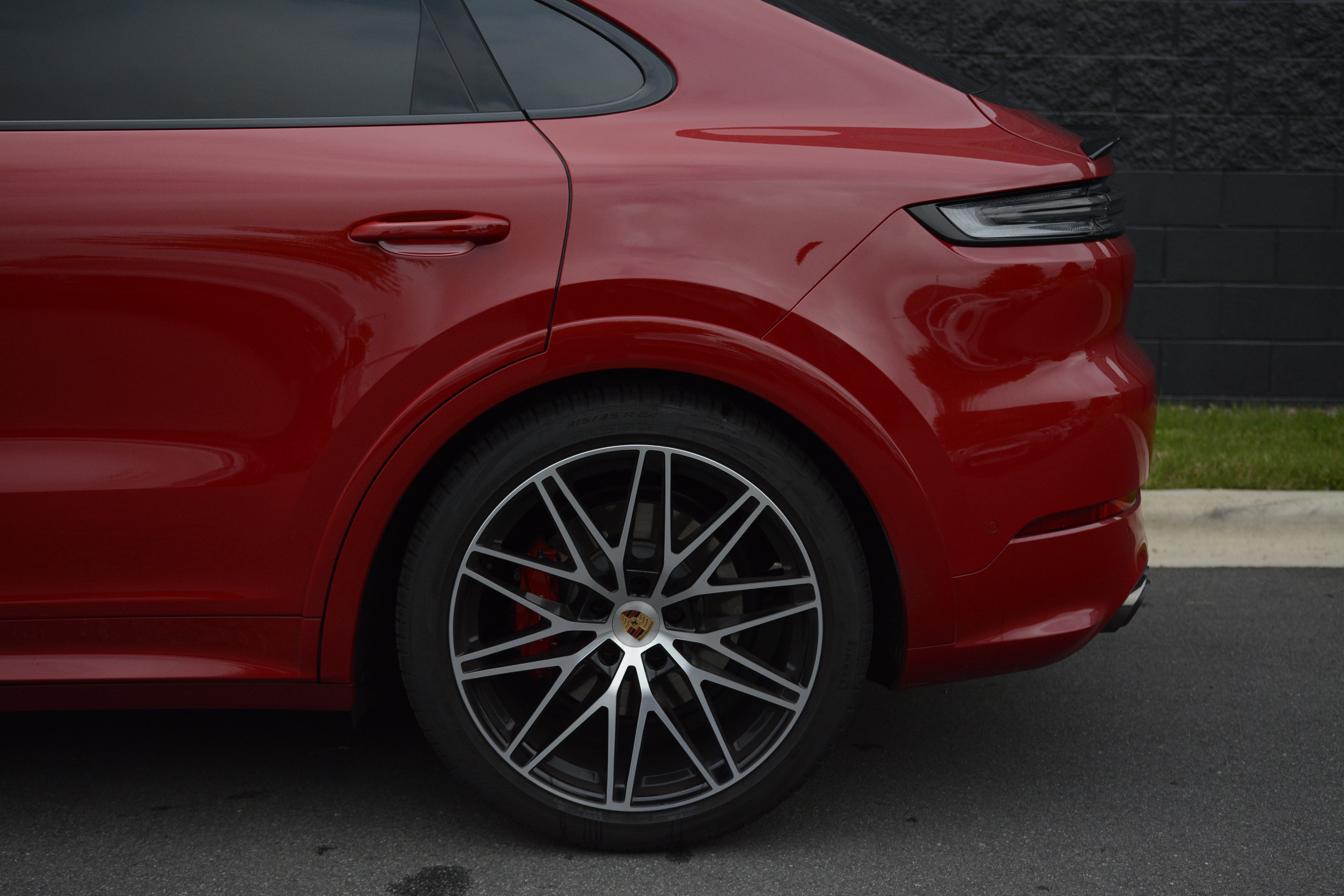 Certified 2025 Porsche Cayenne GTS AWD/4WD image 41