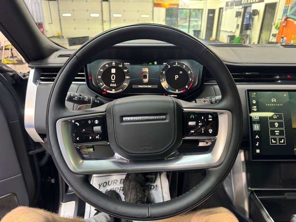 Used 2025 Land Rover Range Rover Long Wheelbase Autobiography AWD/4WD image 29