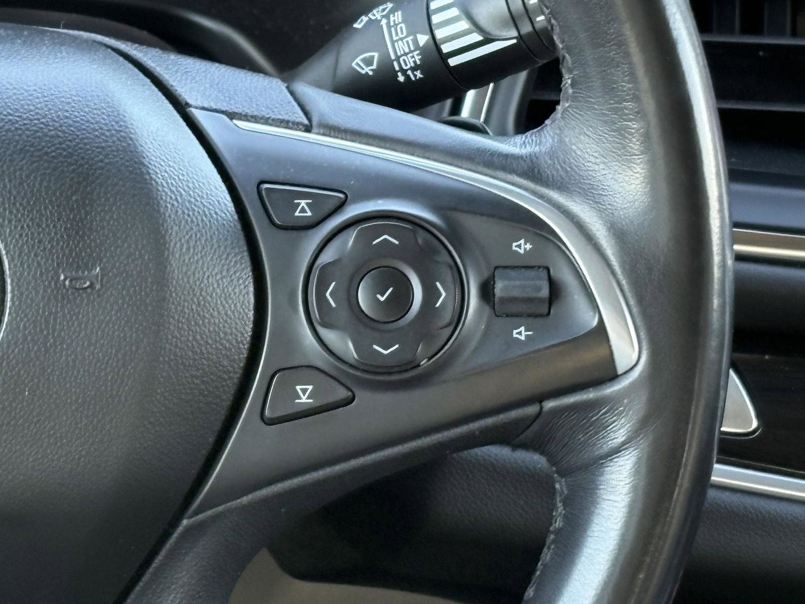 Used 2021 Buick Enclave Premium w/ Sun and Sites Package image 12