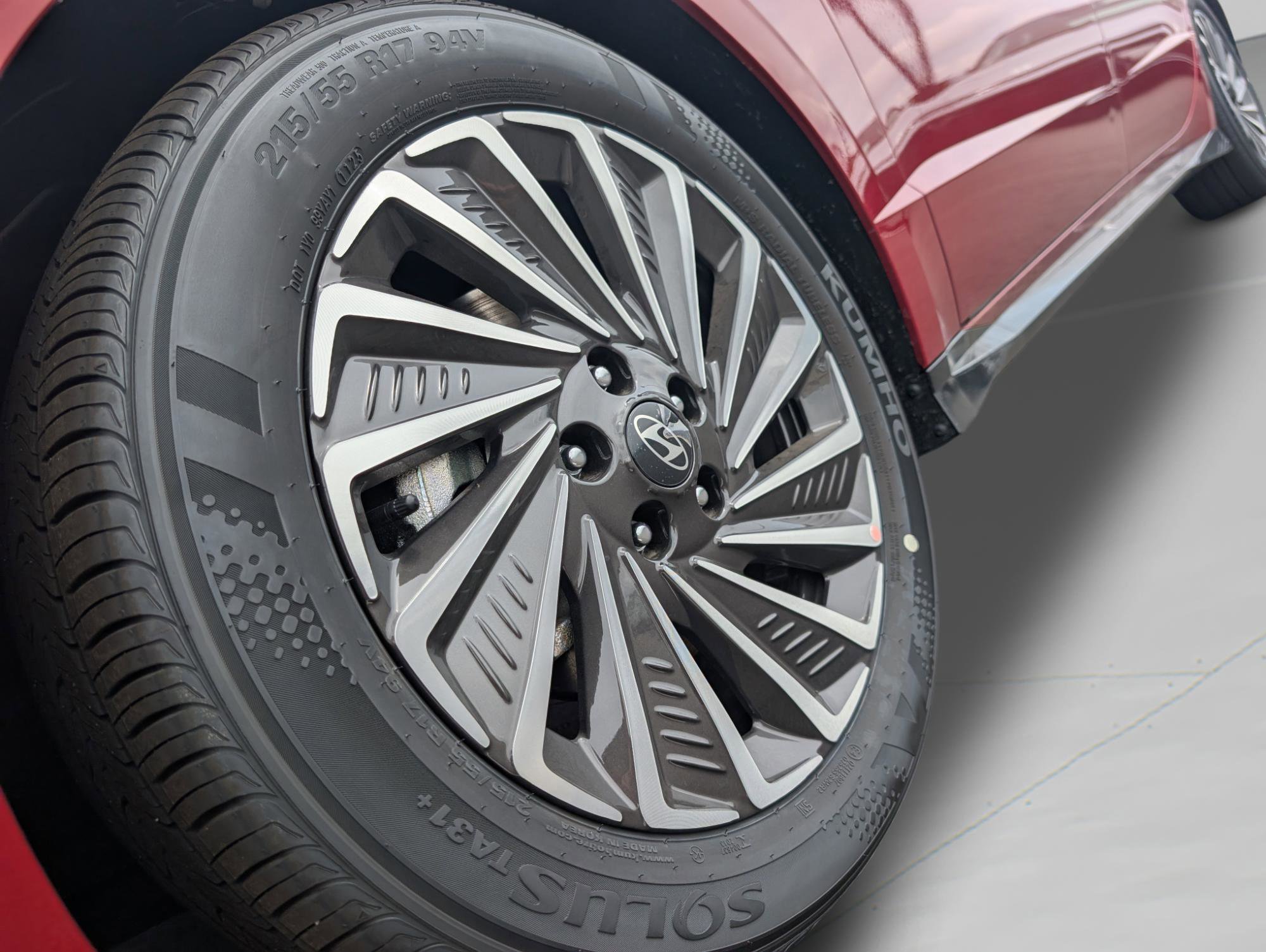 New 2025 Hyundai Sonata Limited image 9