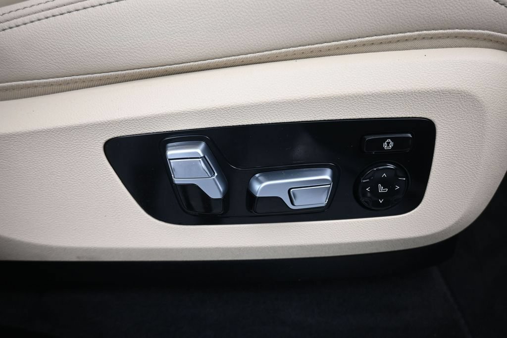 Used 2022 BMW X7 xDrive40i w/ Executive Package AWD/4WD image 60