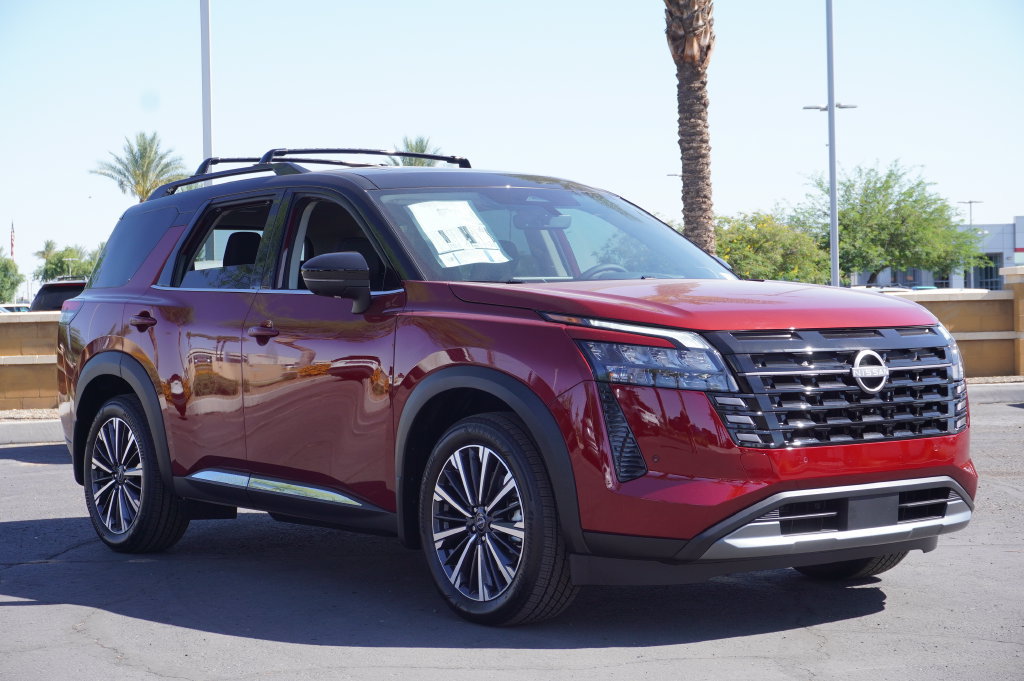 New 2026 Nissan Pathfinder Platinum w/ Cargo Package AWD/4WD image 4