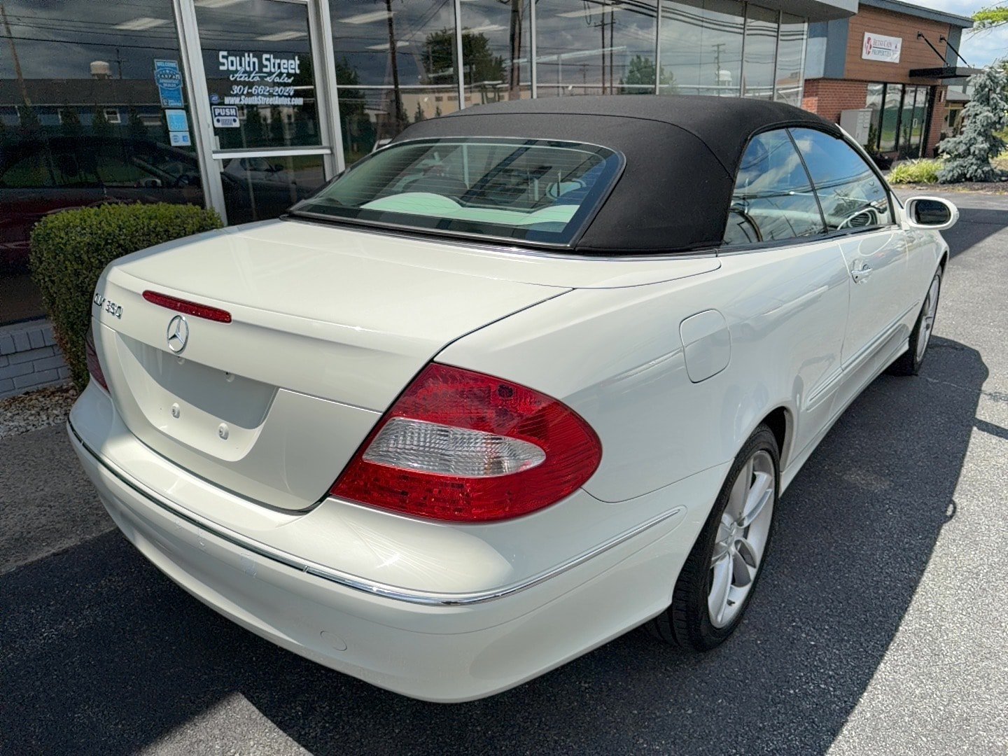 Used 2008 Mercedes-Benz CLK 350 Cabriolet image 34