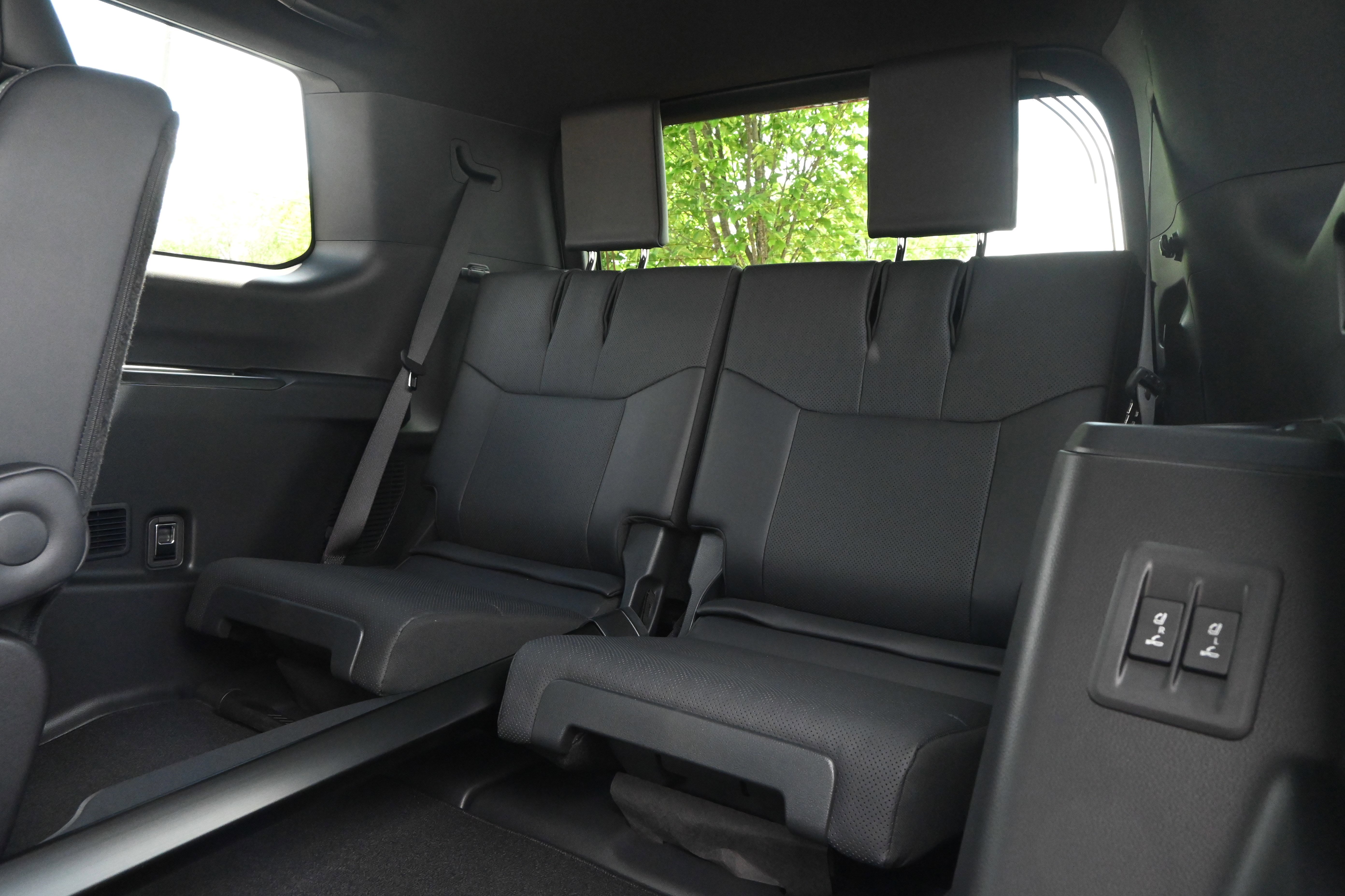 Used 2026 Lexus GX 550 w/ Cold Area Package AWD/4WD image 32