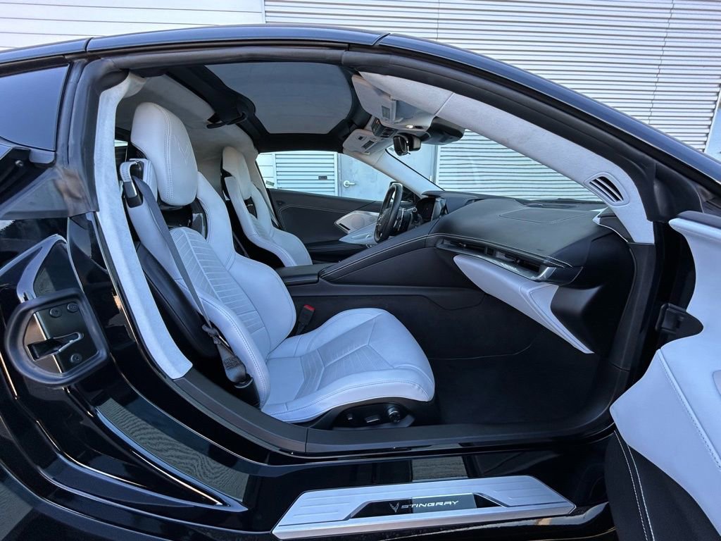 Used 2025 Chevrolet Corvette Stingray Premium Cpe w/ 3LT image 46