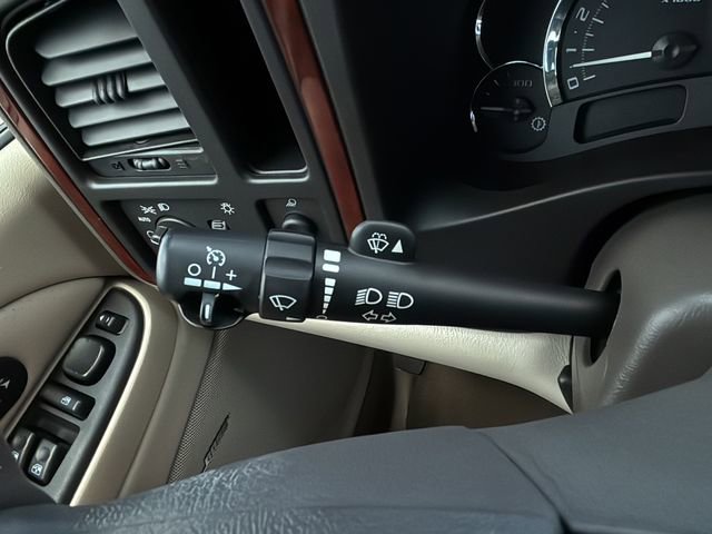 Used 2005 Cadillac Escalade EXT image 23