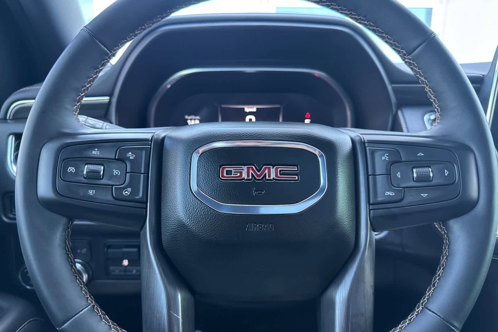 Used 2023 GMC Yukon XL AT4 w/ AT4 Premium Plus Package AWD/4WD image 25