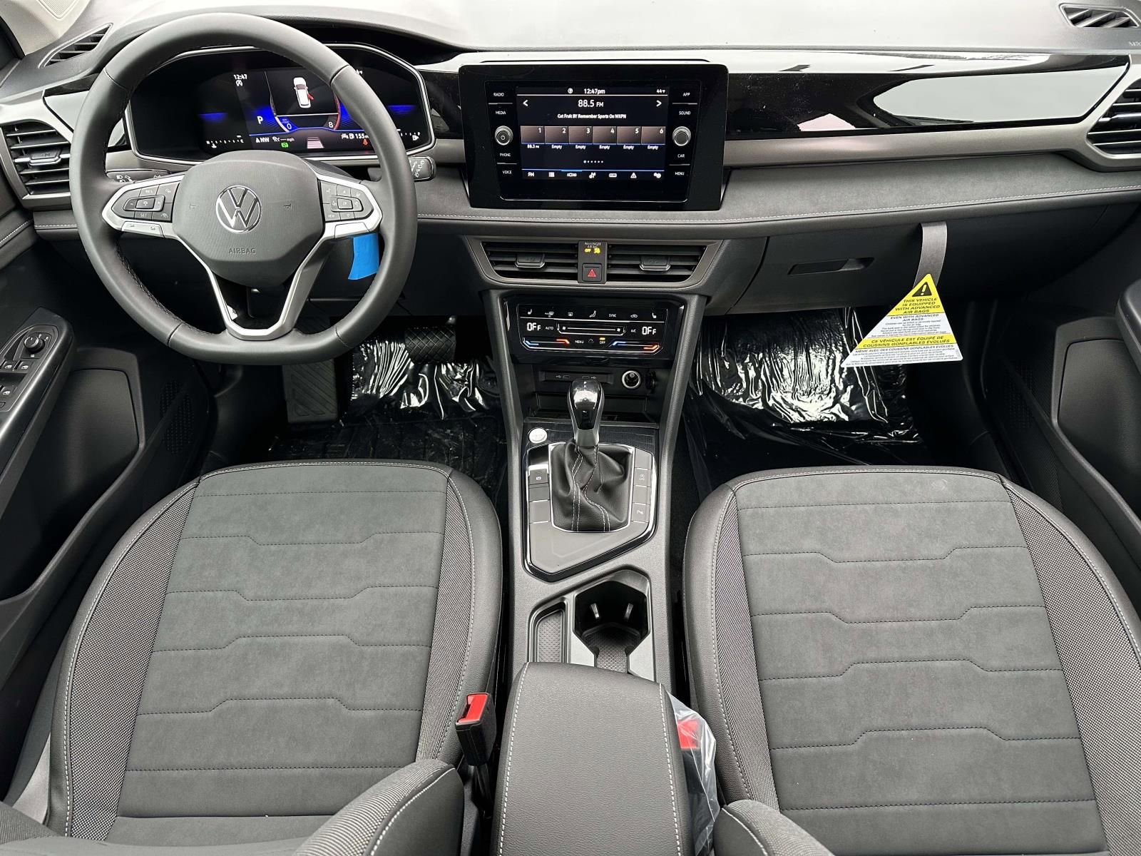 New 2026 Volkswagen Taos SE image 11