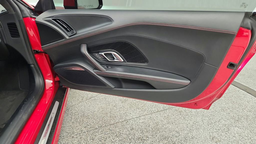 Used 2017 Audi R8 V10 w/ Carbon Exterior Package image 41