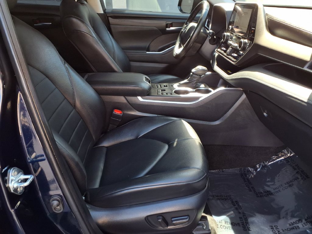 Certified 2023 Toyota Highlander XLE AWD/4WD image 36