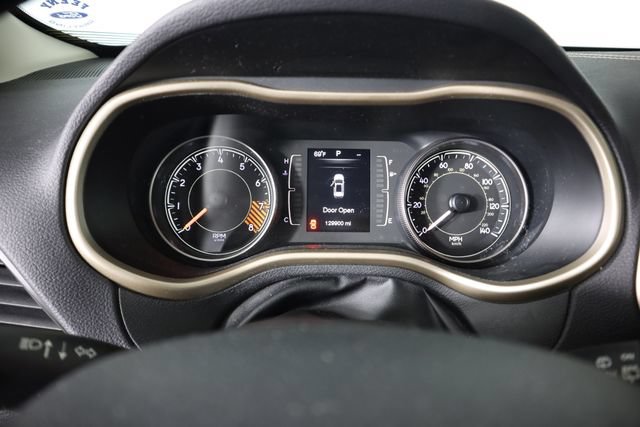 Used 2014 Jeep Cherokee Latitude w/ Cold Weather Group AWD/4WD image 35
