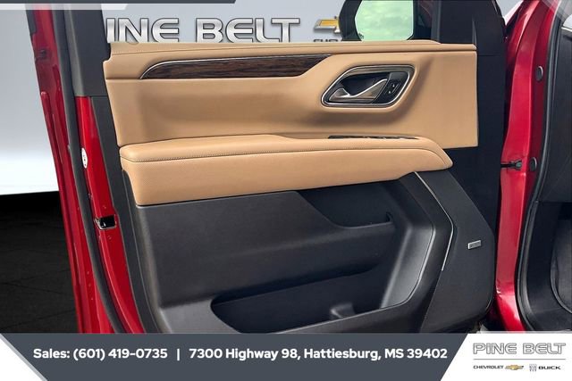 Used 2024 Chevrolet Suburban Premier w/ Premium Package image 17