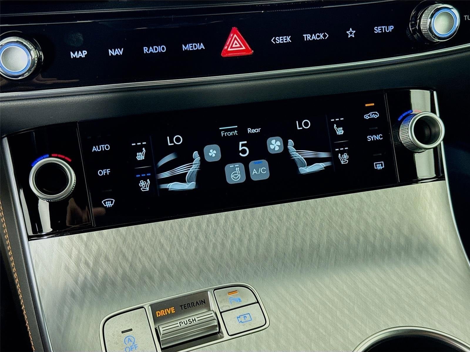 New 2026 Genesis GV70 2.5T Sport Prestige AWD/4WD image 18