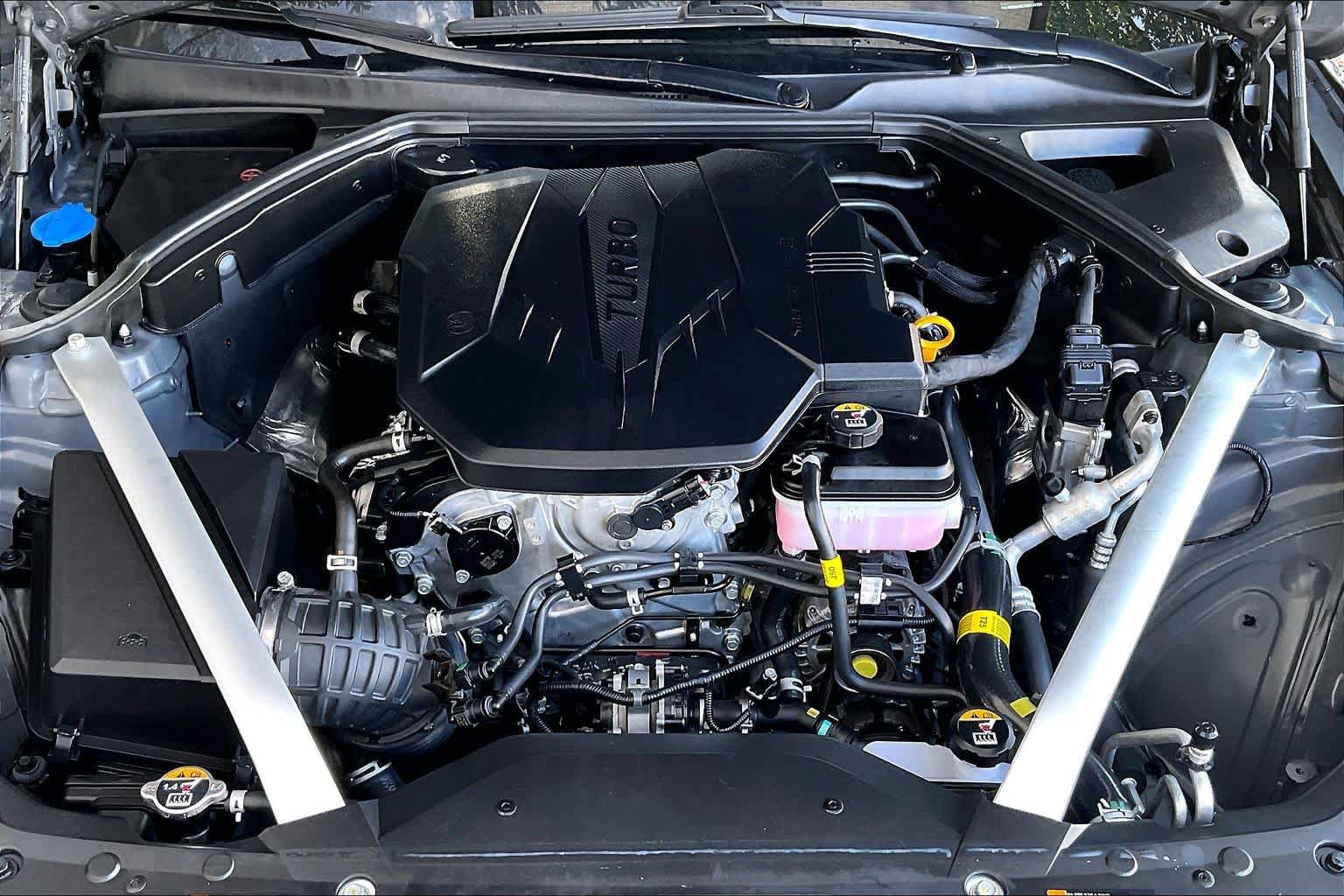 Used 2025 Genesis G70 2.5T RWD image 32