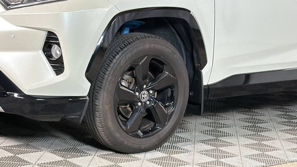 Used 2020 Toyota RAV4 XSE AWD/4WD image 4