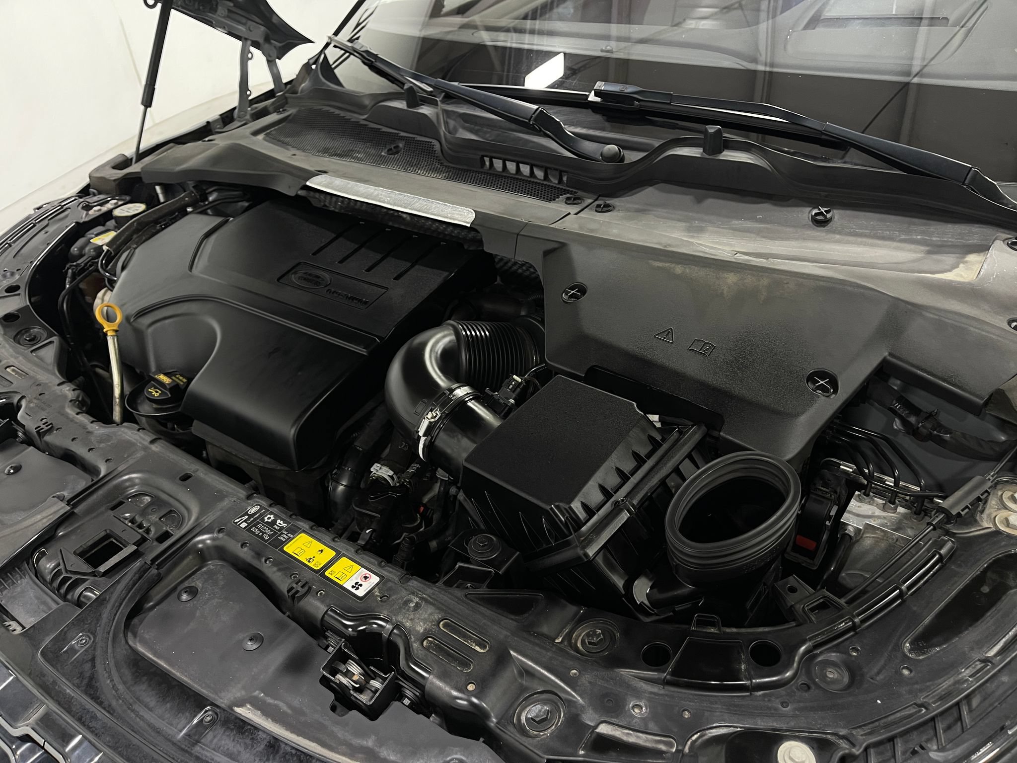 Used 2020 Land Rover Range Rover Evoque First Edition AWD/4WD image 28