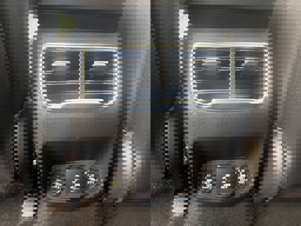 Used 2023 Hyundai Santa Fe Limited w/ Cargo Package AWD/4WD image 29