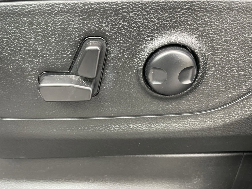 Used 2023 RAM 1500 Big Horn image 32