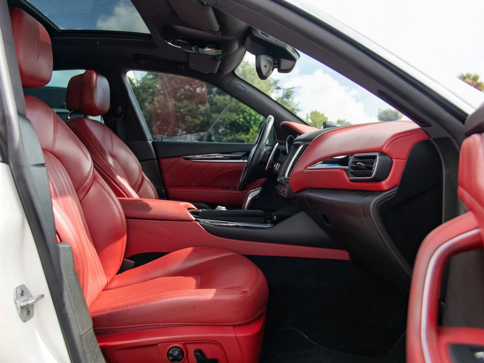 Used 2020 Maserati Levante S AWD/4WD image 22