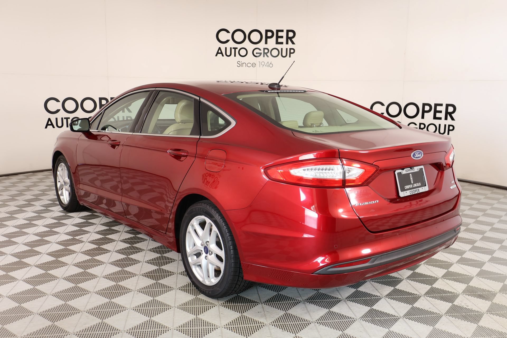 Used 2016 Ford Fusion SE w/ Equipment Group 202A FWD image 22
