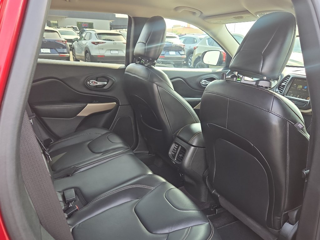 Used 2017 Jeep Cherokee Limited AWD/4WD image 17