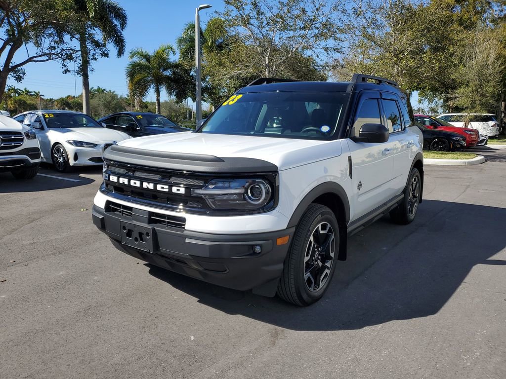 Used 2023 Ford Bronco Sport Outer Banks w/ Tech Package AWD/4WD image 2